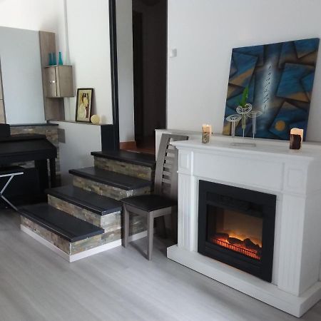 Вилла Gite De La Maison Bleue Mirandol-Bourgnounac Экстерьер фото